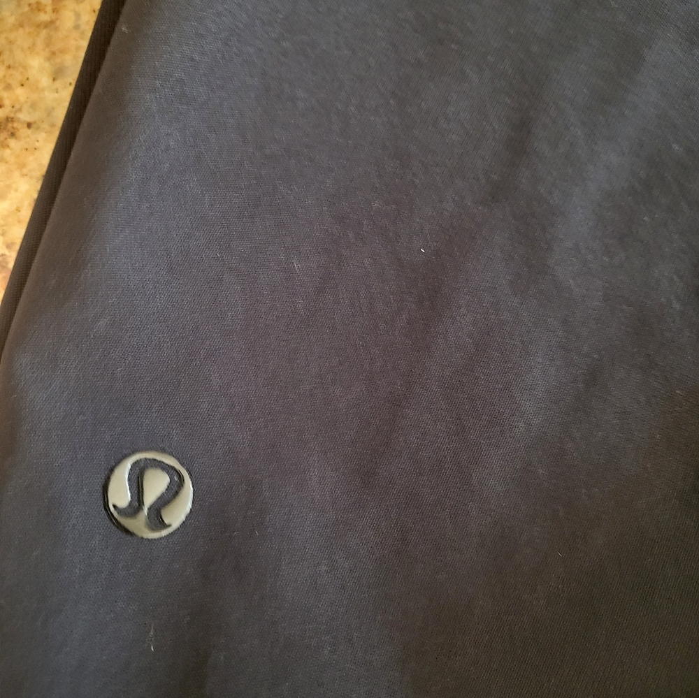 Lululemon - Picture 5 of 9